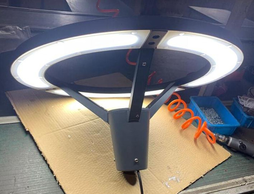 Nema Socket Yard Garden LED ضوء 60W حاوية مستديرة من البولي كربونات المقاومة للأشعة فوق البنفسجية