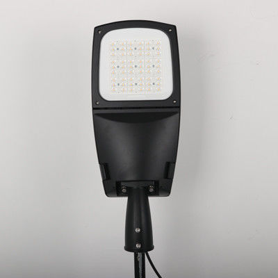 مصابيح الشوارع LED من سبيكة الألومنيوم 30W-200W مع عمر > 50 سنوات