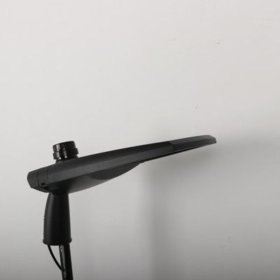 الكفاءة 150LM / W LED موقف للسيارات والمناطق السكنية ضوء الشارع غلاف IP65 رمادي داكن Ra> 70